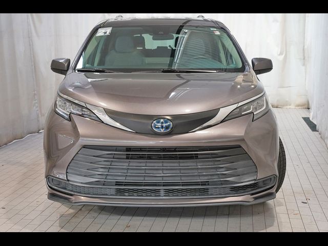 2021 Toyota Sienna LE