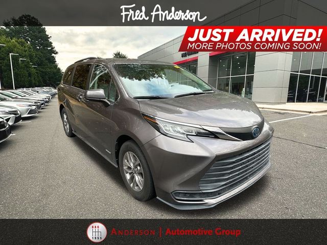 2021 Toyota Sienna LE