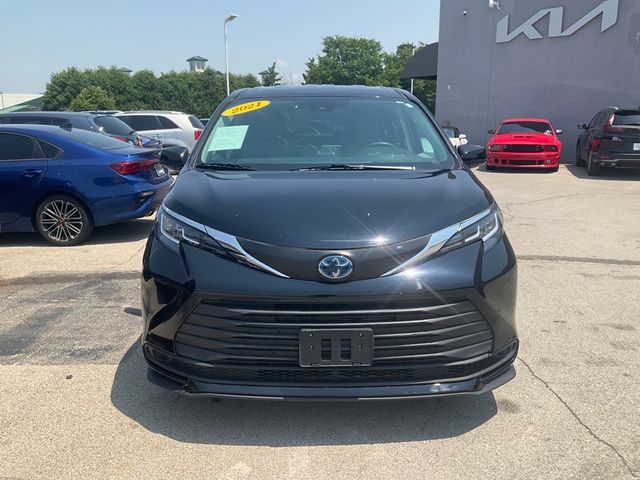 2021 Toyota Sienna LE