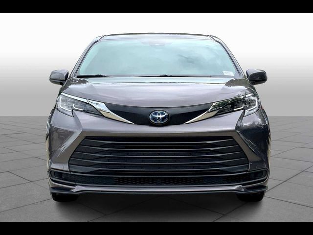 2021 Toyota Sienna LE