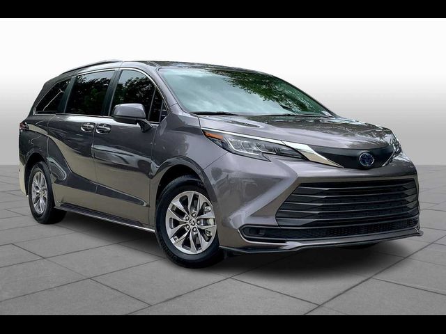 2021 Toyota Sienna LE