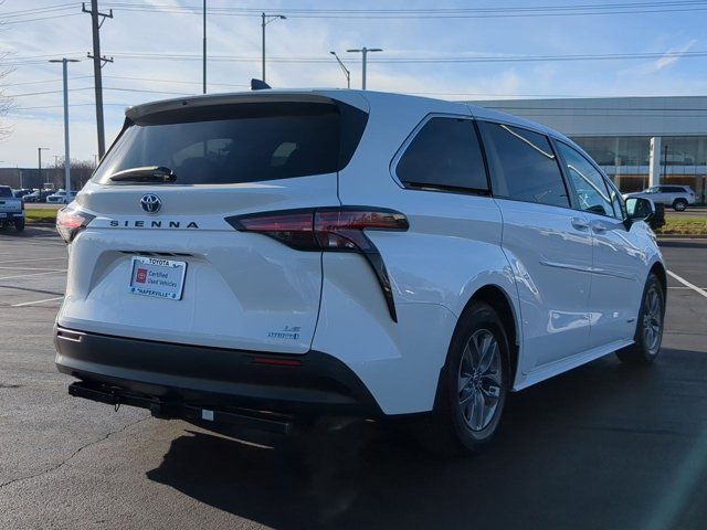 2021 Toyota Sienna LE