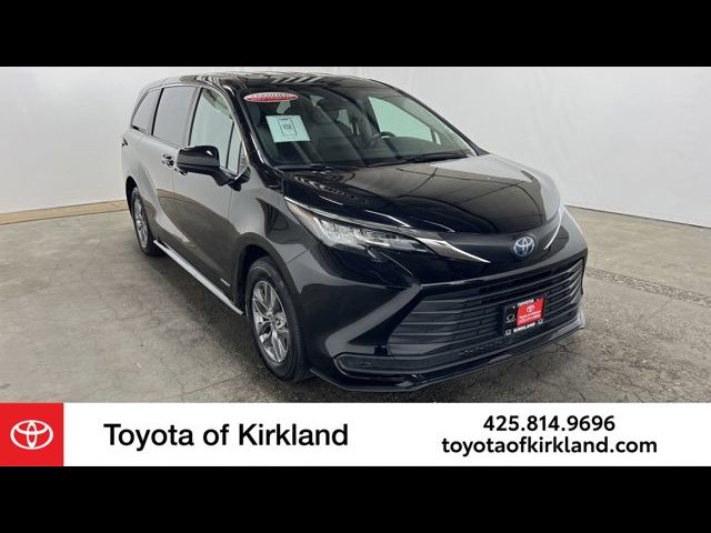 2021 Toyota Sienna LE