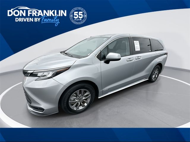 2021 Toyota Sienna LE