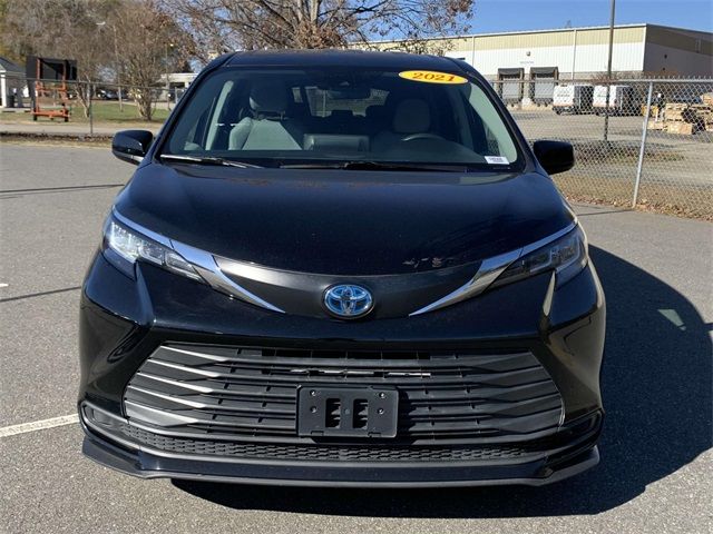 2021 Toyota Sienna LE