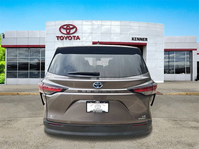 2021 Toyota Sienna LE
