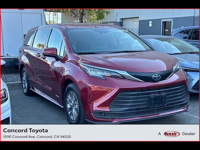 2021 Toyota Sienna LE