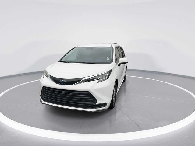 2021 Toyota Sienna LE