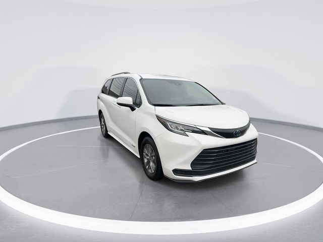 2021 Toyota Sienna LE