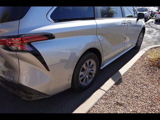 2021 Toyota Sienna LE