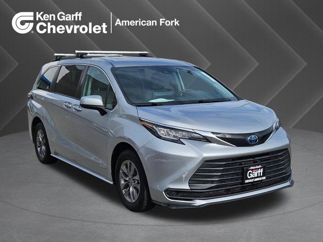2021 Toyota Sienna LE