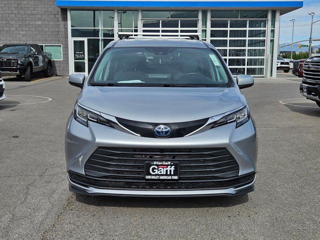 2021 Toyota Sienna LE