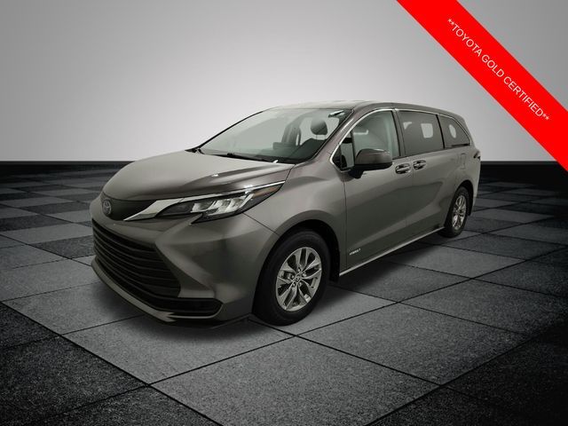 2021 Toyota Sienna LE