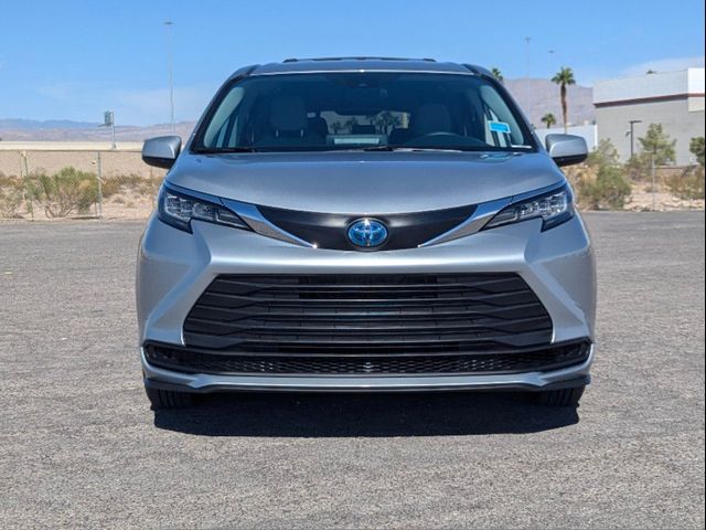 2021 Toyota Sienna LE