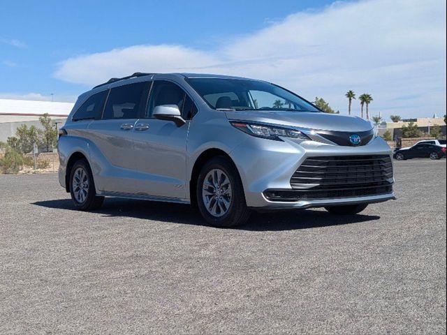 2021 Toyota Sienna LE