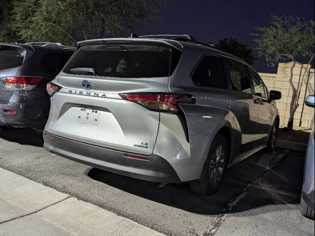 2021 Toyota Sienna LE