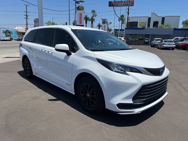 2021 Toyota Sienna LE