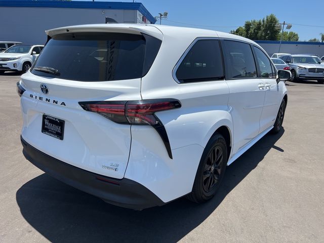 2021 Toyota Sienna LE