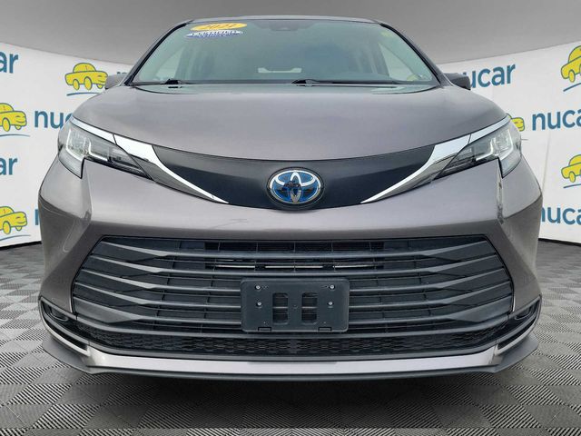 2021 Toyota Sienna LE