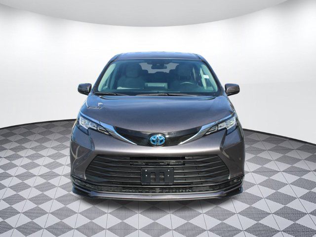 2021 Toyota Sienna LE