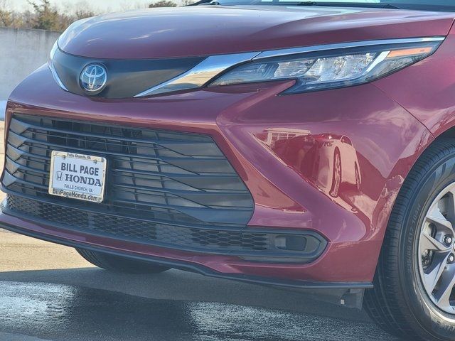 2021 Toyota Sienna LE