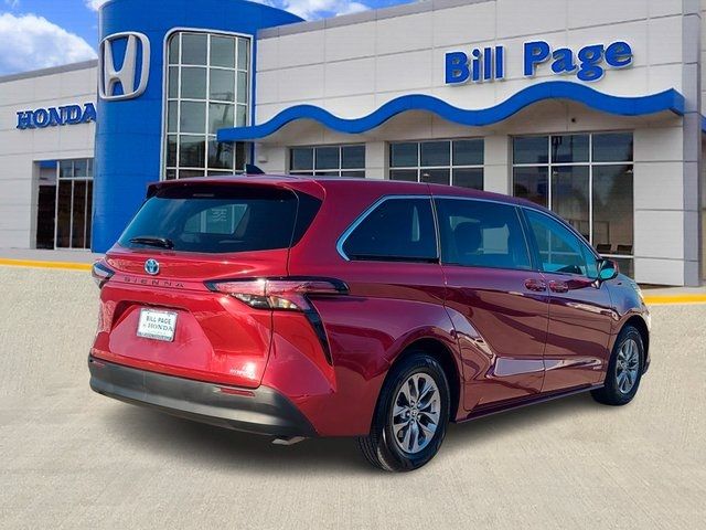 2021 Toyota Sienna LE