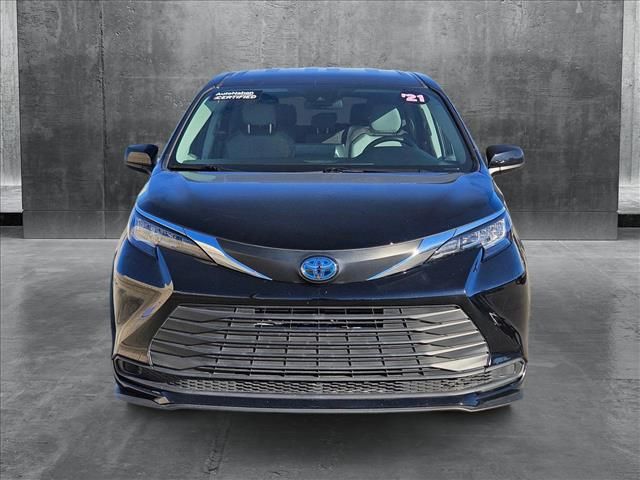 2021 Toyota Sienna LE