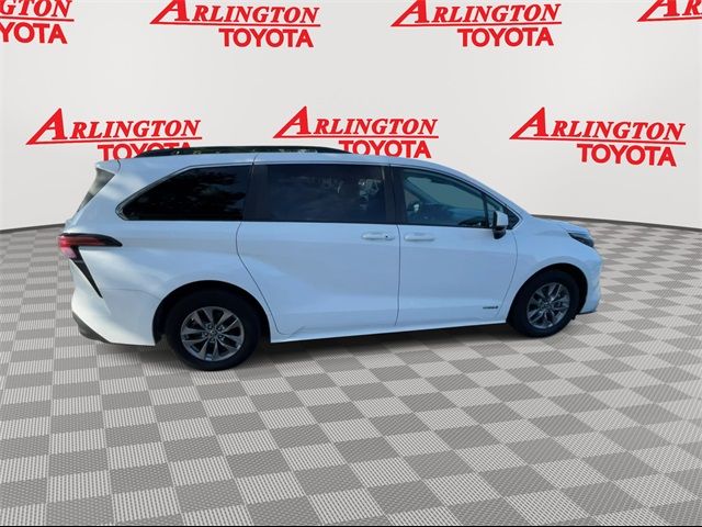 2021 Toyota Sienna LE