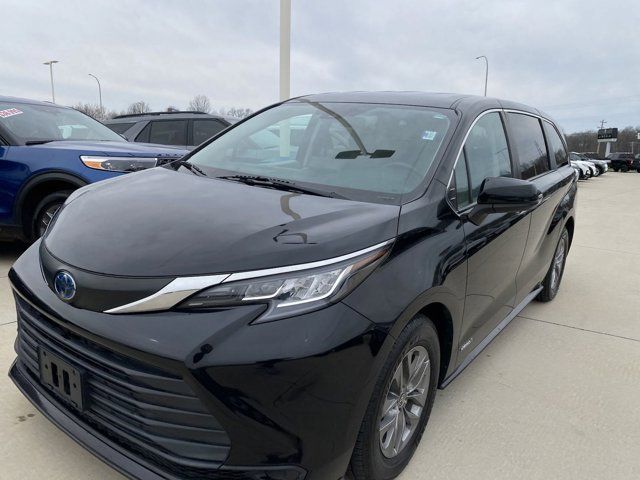 2021 Toyota Sienna LE