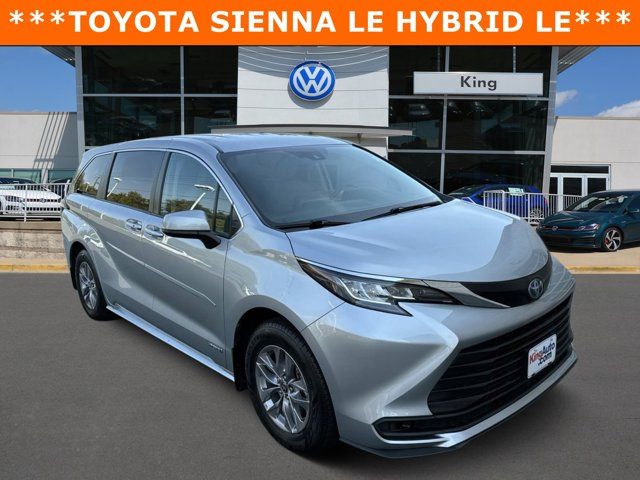 2021 Toyota Sienna LE