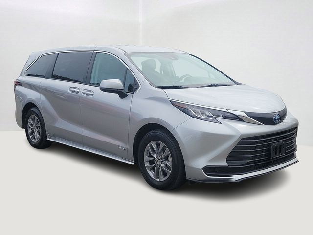 2021 Toyota Sienna LE