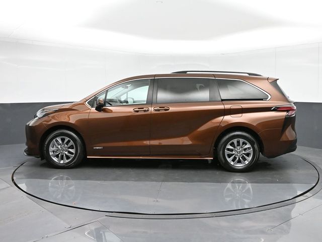 2021 Toyota Sienna LE