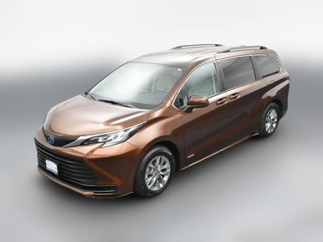 2021 Toyota Sienna LE