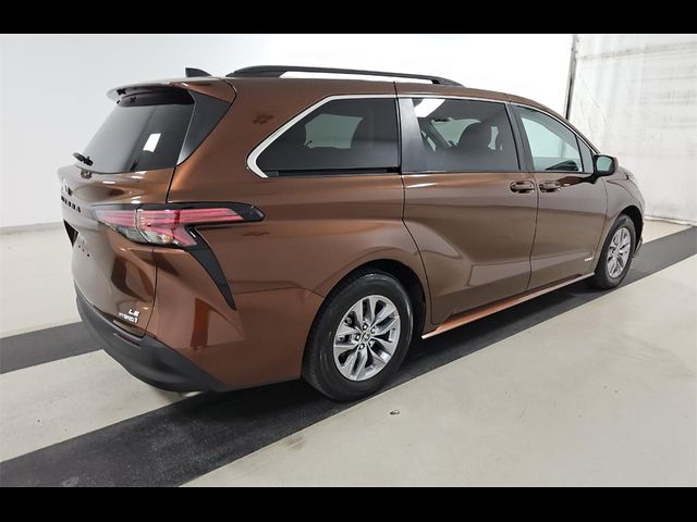 2021 Toyota Sienna LE