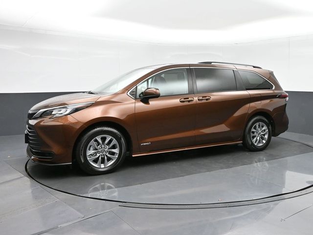 2021 Toyota Sienna LE