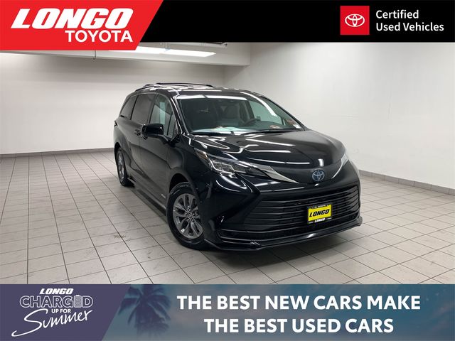 2021 Toyota Sienna LE