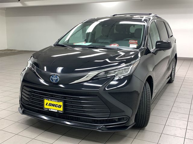 2021 Toyota Sienna LE