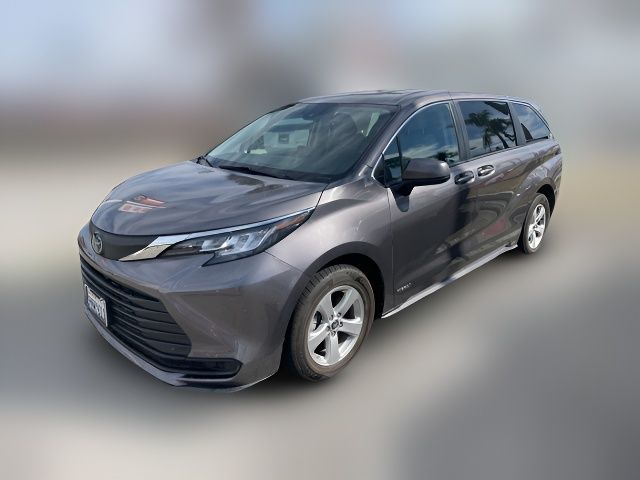 2021 Toyota Sienna LE