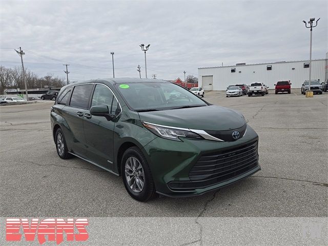 2021 Toyota Sienna LE