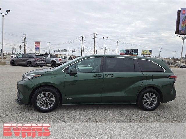 2021 Toyota Sienna LE