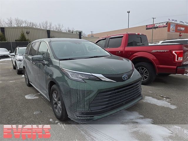 2021 Toyota Sienna LE