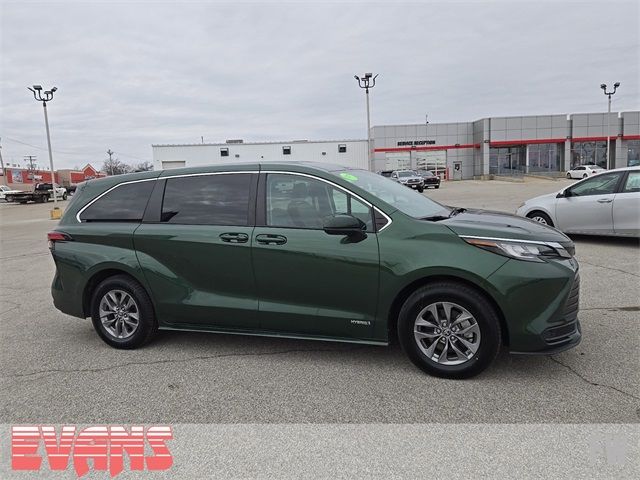 2021 Toyota Sienna LE