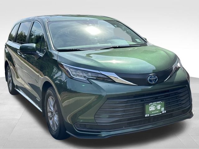 2021 Toyota Sienna LE