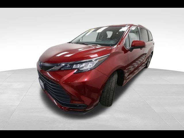 2021 Toyota Sienna LE