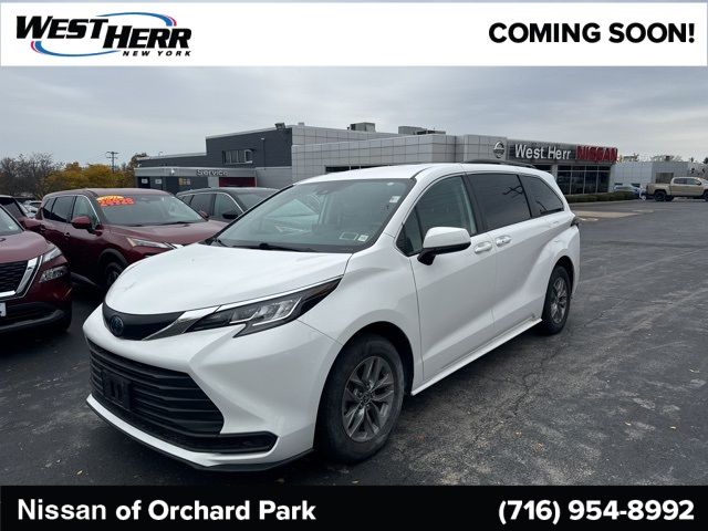 2021 Toyota Sienna LE