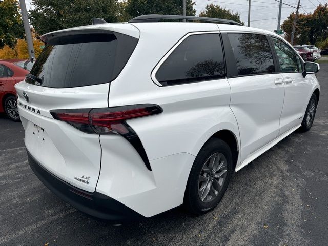 2021 Toyota Sienna LE