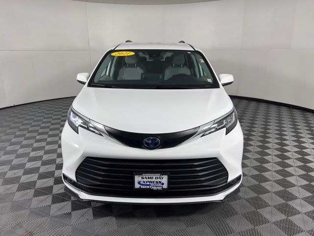 2021 Toyota Sienna LE