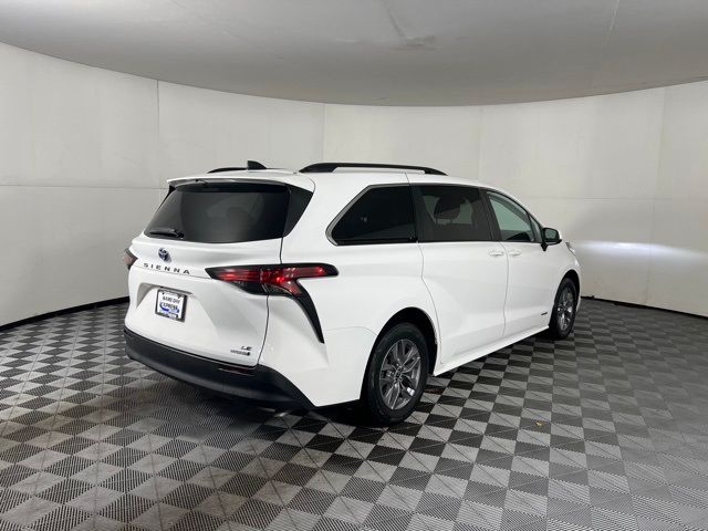 2021 Toyota Sienna LE