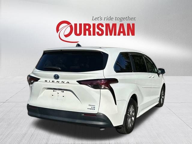 2021 Toyota Sienna LE