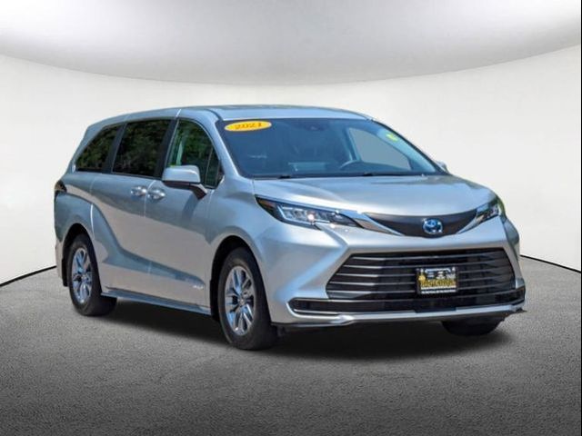 2021 Toyota Sienna LE